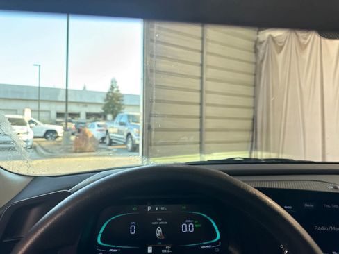 Used 2026 Hyundai Elantra Hybrid FWD image 23