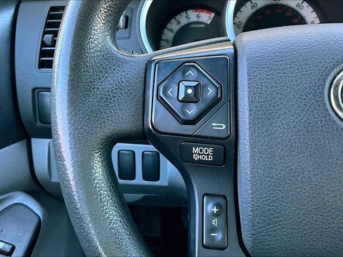 Used 2015 Toyota Tacoma 2WD Access Cab image 22