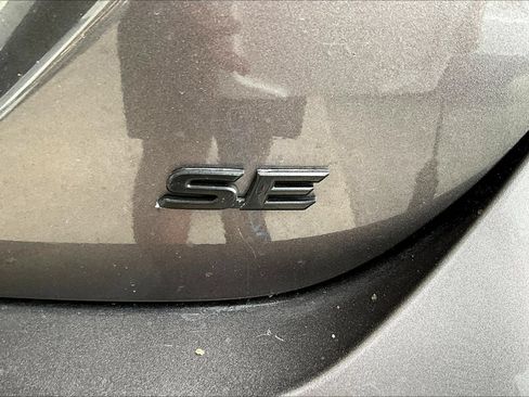 Used 2022 Toyota Camry SE FWD image 19