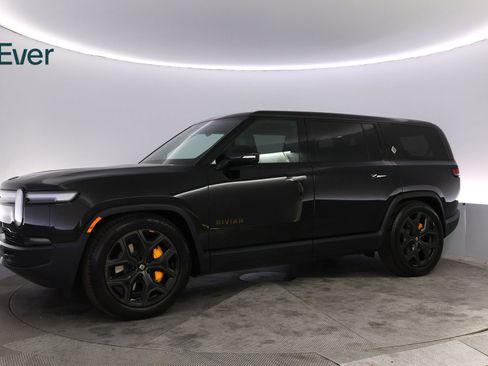 Used 2025 Rivian R1S Premium AWD/4WD image 18