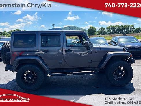 Used 2016 Jeep Wrangler Unlimited Sahara AWD/4WD image 17