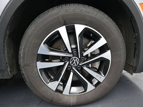 Used 2024 Volkswagen Tiguan S FWD image 11