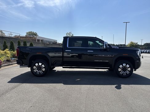 New 2025 GMC Sierra 2500 Denali w/ Denali Reserve Package image 11