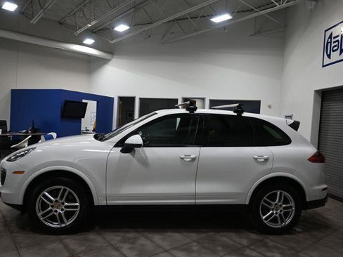 Used 2018 Porsche Cayenne Platinum Edition image 2