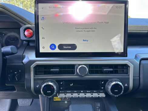 Used 2025 Toyota Tacoma TRD Off-Road w/ TRD Off Road Premium Package image 28