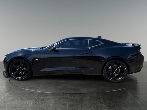 Used 2018 Chevrolet Camaro SS RWD image 6