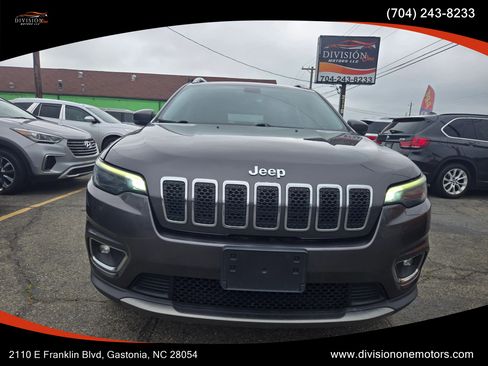 Used 2019 Jeep Cherokee Limited AWD/4WD image 2