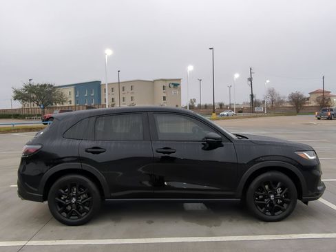 Certified 2023 Honda HR-V Sport image 2