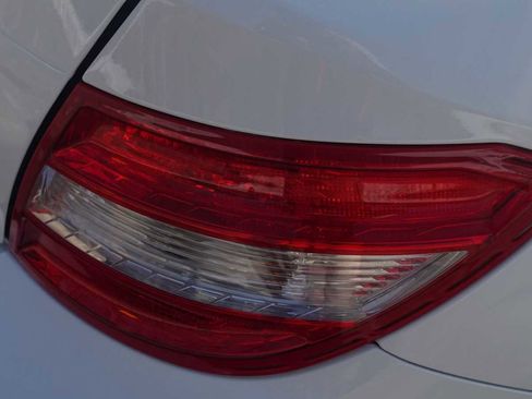 Used 2011 Mercedes-Benz C 300 Sport image 14