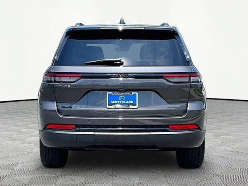 Used 2023 Jeep Grand Cherokee Altitude AWD/4WD image 7