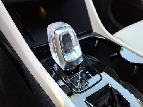 New 2026 Volvo XC40 B4 Plus w/ Climate Package image 21