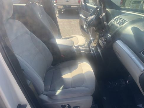 Used 2018 Ford Explorer XLT w/ Equipment Group 201A image 35