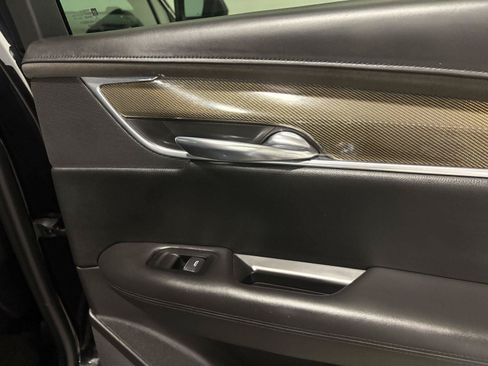 Used 2017 Cadillac XT5 Platinum AWD/4WD image 41