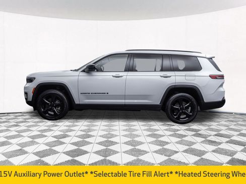 Used 2023 Jeep Grand Cherokee L Laredo AWD/4WD image 8