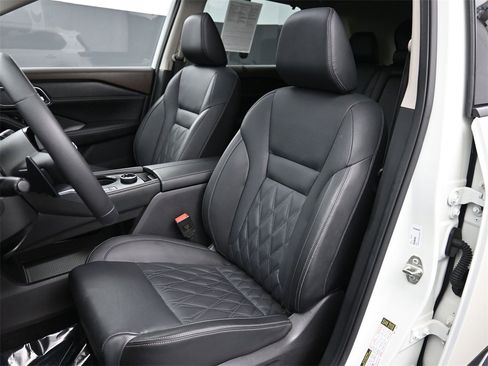 Used 2022 Nissan Rogue Platinum w/ Head-Up Display Package image 19