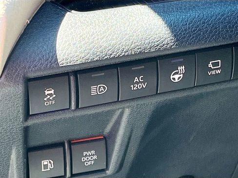 Used 2024 Toyota Sienna Platinum AWD/4WD image 10