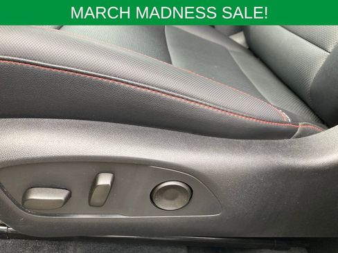 Used 2025 Chevrolet Traverse Z71 image 11