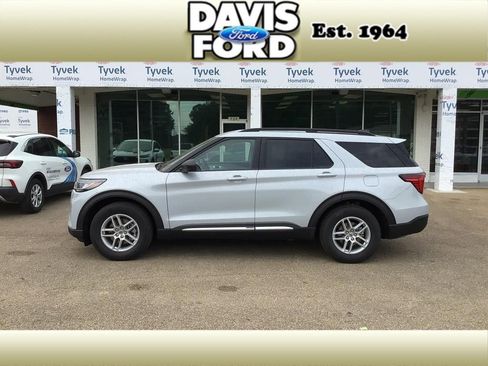 New 2025 Ford Explorer Active w/ Active Comfort Package image 1