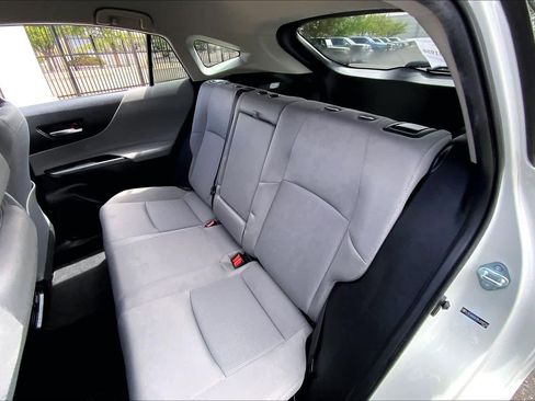 Used 2021 Toyota Venza LE w/ Carpet Mat Package (TMS) image 18