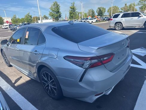 Used 2023 Toyota Camry SE image 6