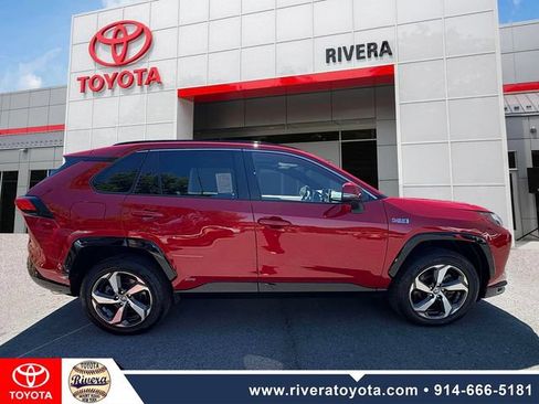Used 2023 Toyota RAV4 SE w/ Weather & Moonroof Package AWD/4WD image 4