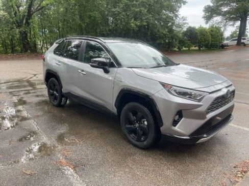 Used 2020 Toyota RAV4 XSE w/ XSE Grade Weather Package AWD/4WD image 4