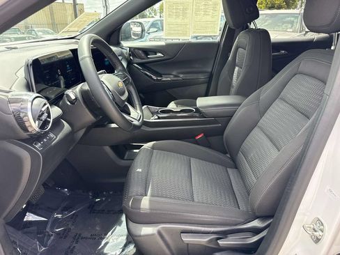 Used 2025 Chevrolet Equinox LT AWD/4WD image 24