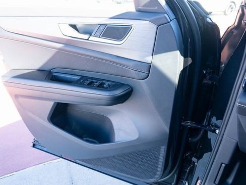 New 2026 Volkswagen Atlas Cross Sport SE image 19