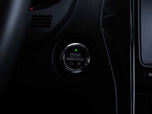 Used 2018 Ford Explorer XLT w/ Equipment Group 202A image 21