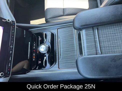 Certified 2024 Jeep Wagoneer L Series III w/ Flexible Seating Group AWD/4WD image 3