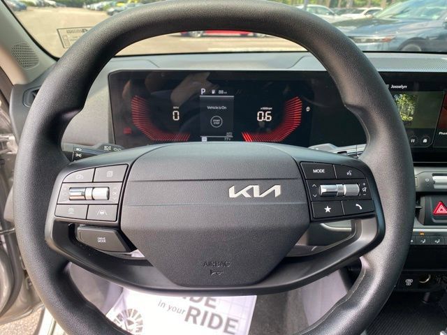 Used 2025 Kia K4 FWD image 9