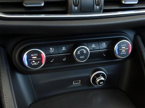 New 2025 Alfa Romeo Stelvio Sprint w/ Convenience Package image 26