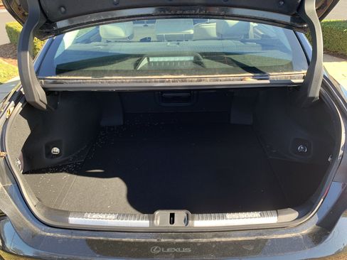 Certified 2025 Lexus ES 300h w/ Luxury Package image 34