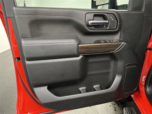 Used 2022 Chevrolet Silverado 2500 LT w/ Convenience Package image 21