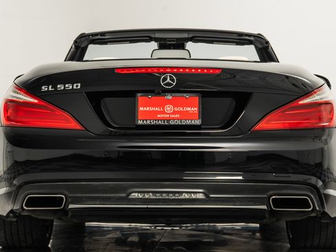 Used 2013 Mercedes-Benz SL 550 image 8