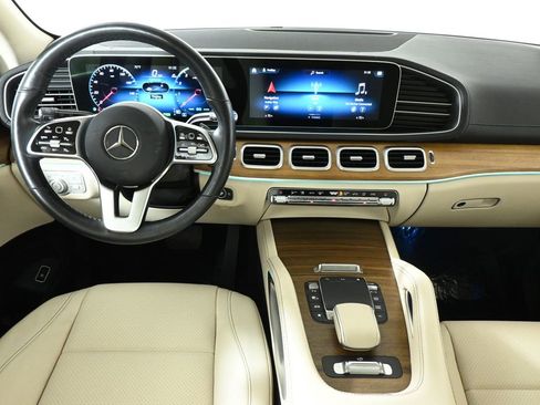 Used 2023 Mercedes-Benz GLS 450 4MATIC image 17