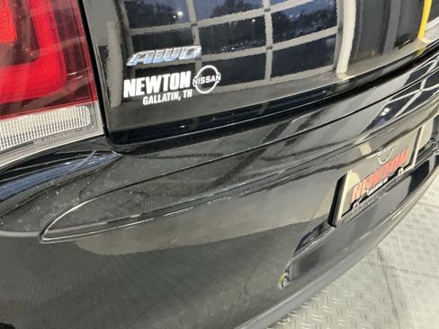 Used 2015 Chrysler 300 S image 4