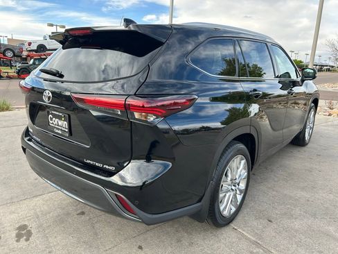 Used 2024 Toyota Highlander Limited AWD/4WD image 7