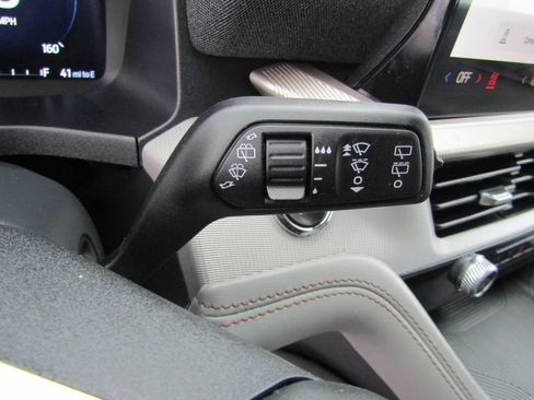Used 2025 Ford Explorer Active w/ Active Comfort Package AWD/4WD image 30