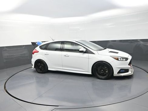 Used 2018 Ford Focus ST image 24