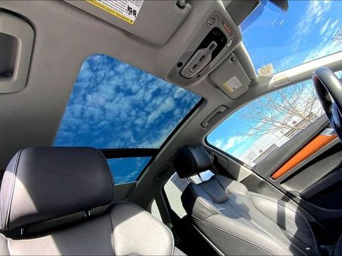 Used 2023 Audi Q5 2.0T Prestige w/ Prestige Package image 13