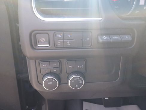 Used 2021 Chevrolet Tahoe High Country w/ Premium Package 2 AWD/4WD image 14