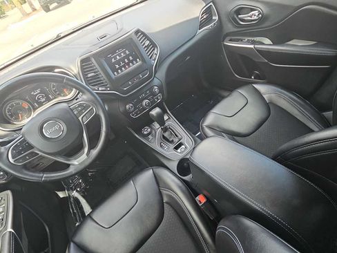 Used 2021 Jeep Cherokee Latitude Plus w/ Mopar Interior Package AWD/4WD image 22
