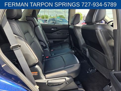 Used 2024 Nissan Pathfinder SL FWD image 19