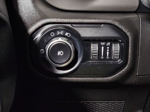 Used 2018 Jeep Wrangler Unlimited Sport image 43