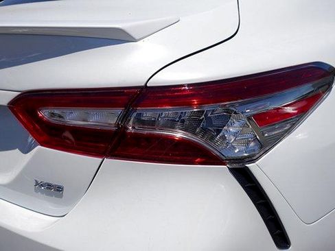 Used 2018 Toyota Camry XSE w/ Driver Assist Package FWD image 5