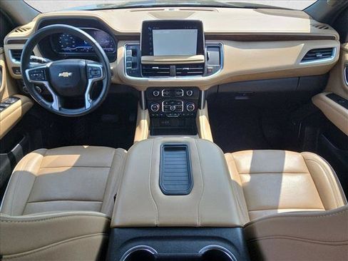 Used 2024 Chevrolet Suburban Premier AWD/4WD image 18