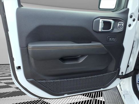 New 2025 Jeep Wrangler Sahara AWD/4WD image 19