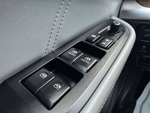 Used 2018 Subaru Outback 2.5i Limited AWD/4WD image 28