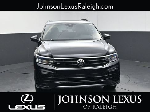 Used 2022 Volkswagen Tiguan SE R-Line AWD/4WD image 4